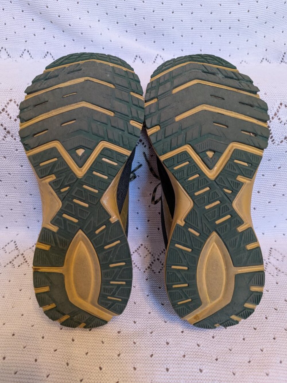 Brooks Launch 7 running shoe Run Lucky St. Patricks Day Green gold size 9 - Picture 10 of 11